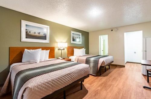 Norcross Hotel | HomeTowne Studios by Red Roof Atlanta - Norcross Downtown