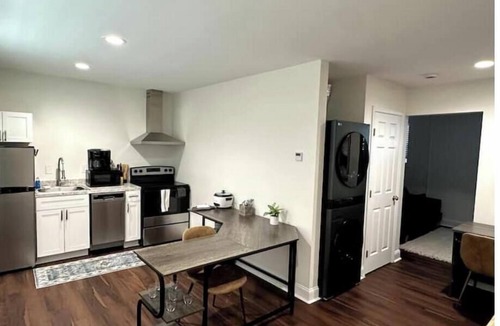 Greenville Apartment | Homey 1BR with Style & Amenities
