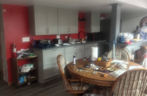Waldron House | Hosting up to 12 people from 2 days to unlimited call Terry 816-695-1072