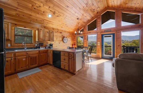 Wears Valley Cabin | Hot Tub & Game Room | Min to National Park