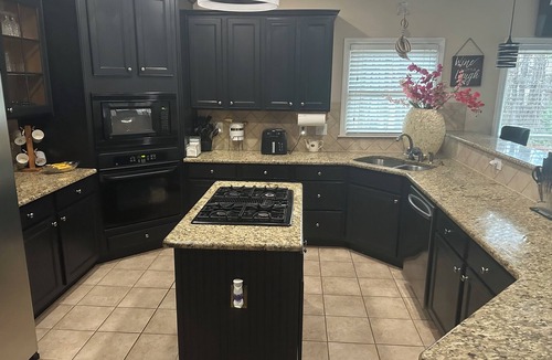 Lithonia House | HUGE Spacious 5- BEDROOM/BATHROOM house with MANY MANY Amenities