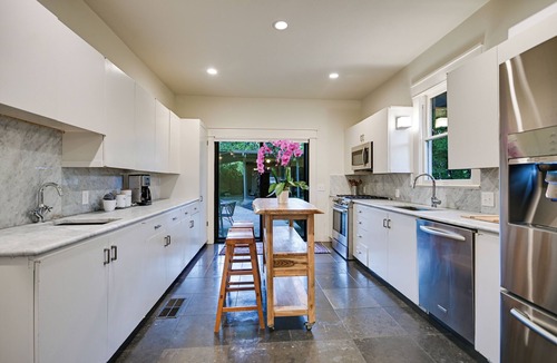 Clarksville House | Iconic Austin Home + Shared Pool - Hemingway!