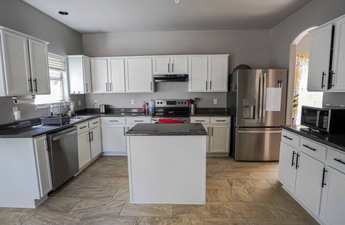 Stone Oak House | Ideally Located, Stone Oak Extended Family Stay