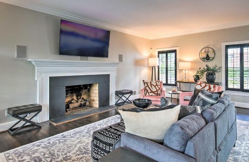 Columbia House | Idyllic Colonial Home - Walk to USC Campus!