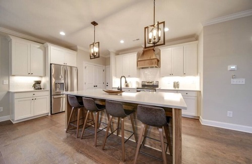 Belmont House | Immaculate & Cozy 4-BR Modern Farmhouse Retreat!