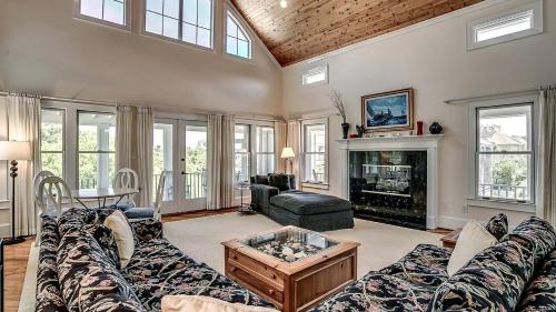 Debordieu Colony Villa | Incredible Beachfront Villa with Stunning Sights in Georgetown, South Carolina