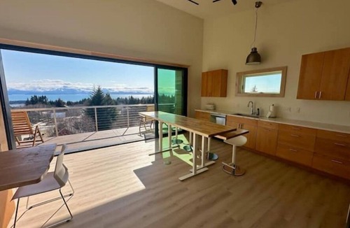 Homer House | Incredible views right in town for big groups, twin brand new houses