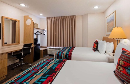 Santa Fe Hotel | Inn at Santa Fe, SureStay Collection by Best Western