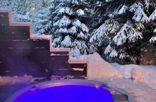 Alyeska House | Innsbruck House with mt. views, seclusion & just 1 block to Alyeska Ski Resort!