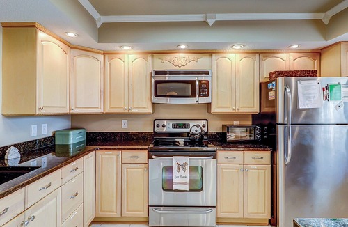 Folly Field Villa | Island Club retreat with pool, hot tub, beach access & balcony