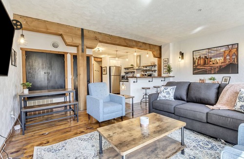Rio Grande Condo | Jetted Tub - Industrial Condo in Downtown SLC!
