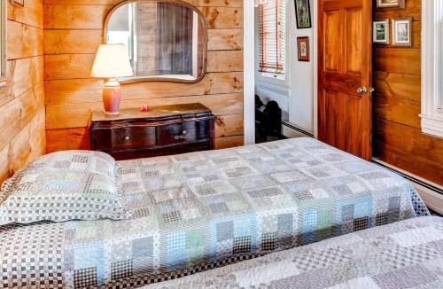 Jacksonville House | 'John's Farmhouse in Mount Snow' on 120 Acres!