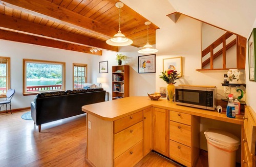Juneau Cottage | Juneau Vacation Home: Stunning View + Beach Access