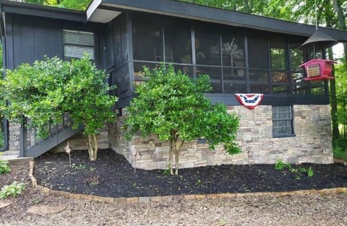 Chatuge Village House | JUST RIGHT SIZE HOME. WATCH LAKE FROM ACROSS ROAD