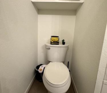 Conroe House | King Bed Suite in Conroe , Garage Available
