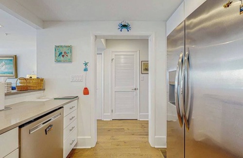 Fenwick Island House | Kings Grant ocean front townhouse w/, outside shower and community pool