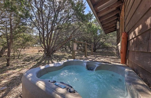 Wimberley Cabin | La Luna- Private cabin with amazing views, bed swing, fire pit, & hot tub!