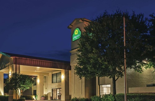 San Marcos Hotel | La Quinta Inn by Wyndham San Marcos