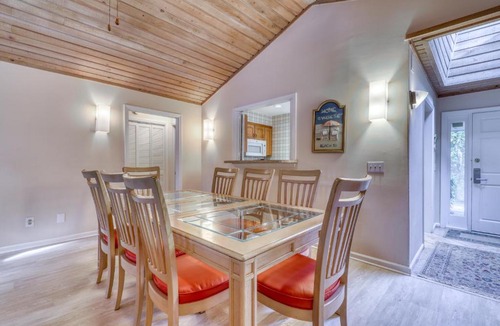 Sea Pines Hotel | Lake Forest 3325