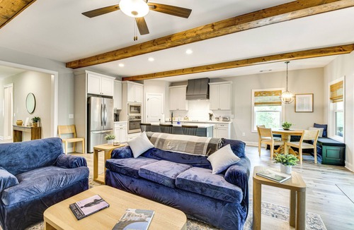 Lavonia House | Lake Hartwell Family Getaway w/Dock & Water Views