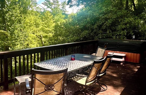Almond Cottage | Lake & Mtn view, Hot Tub, Near Tsali, Bryson, rafting, Pets Ok