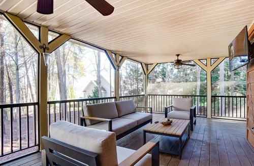 Lake Norman of Catawba House | Lake Norman Luxury Home - Opt. Boat Rental - Fenced Yard - Rec Room - Fire pit - Pets Ok - Boat Slip