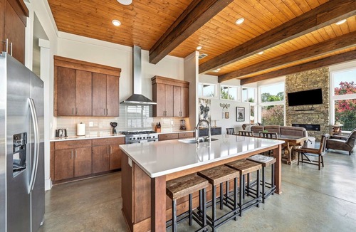 Eatonton House | Lake Oconee 3BR Pool, Dock, Kayaks, Game Room