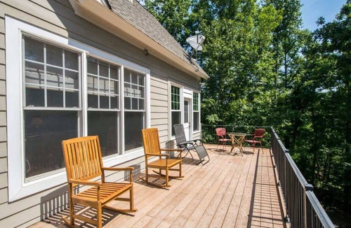 Mill Spring House | Lakefront 3BR w/Private Dock + Firepit | Free Tix