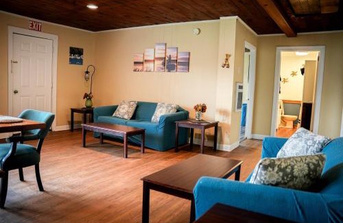 Eutawville House | Lakefront Boathouse with Private Dock & Lake Views in Eutaw Springs, South Carolina