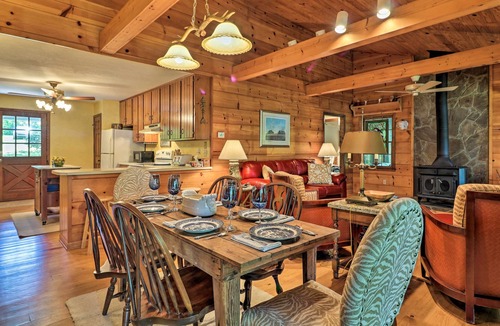 Milledgeville Cabin | Lakefront Milledgeville Cabin: Private Dock, Porch