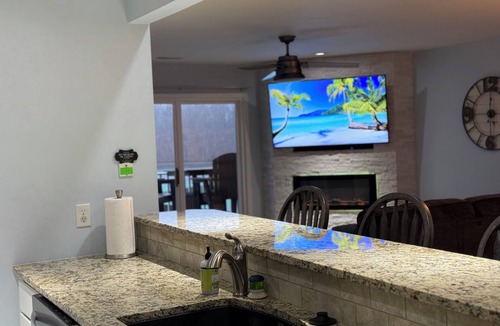 Osage Beach Condo | Lakefront Parkview Bay Condo/Amazing Views/Boat Slip