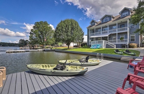 Jackson House | Lakeside Hot Tub, fire pit, kayaks, king beds