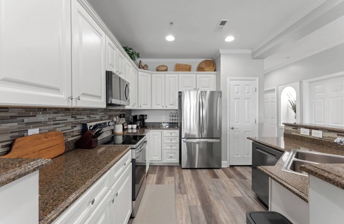 Mount Mourne Condo | Lakeside Loft |Luxury Penthouse - Restaurants, Community Pool, Massage, and More!
