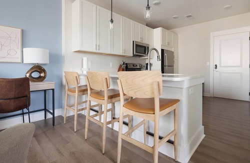 Hickory Apartment | Landing | Amazing 1BD, Gym, Clubhouse