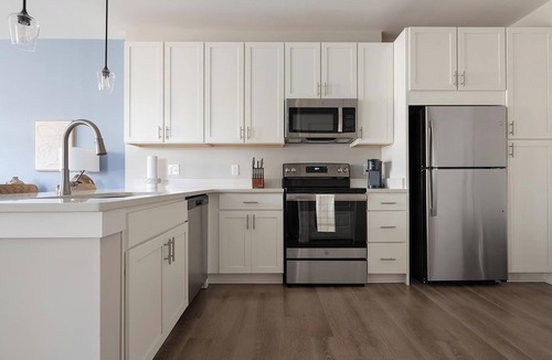 Hickory Apartment | Landing | Amazing 1BD, Gym, Clubhouse