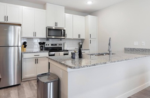 Beaufort Apartment | Landing | Beautiful 1BD, Gym