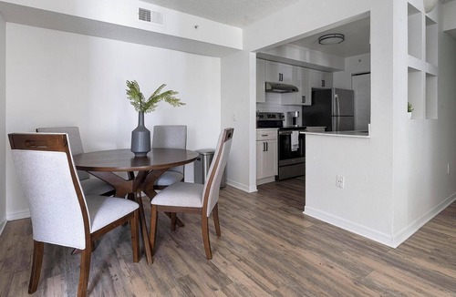 Fruitville Apartment | Landing | Beautiful 2BD, Gym, Clubhouse