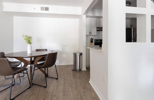 Fruitville Apartment | Landing | Beautiful 2BD, Clubhouse, Gym