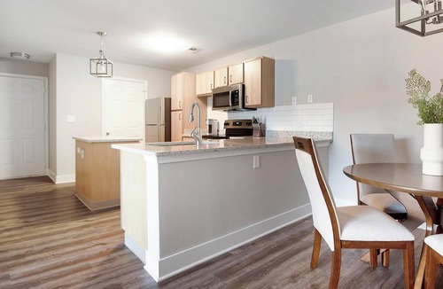 Eureka Apartment | Landing | Beautiful 2BD, Gym, Pool