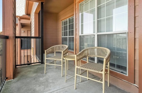 Southbelt/Ellington Apartment | Landing | Beautiful 2BD, Game Room, Pool