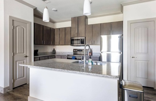 Manor Apartment | Landing | Chic 1BD, Courtyard, Gym