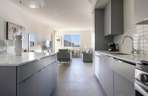 Rhodes Ranch Apartment | Landing | Chic 2BD, Pool, Courtyard