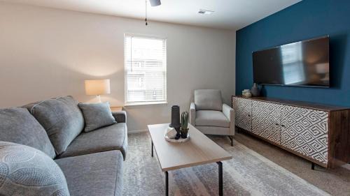 Lyman Apartment | Landing Incredible 1BD Clubhouse Gym