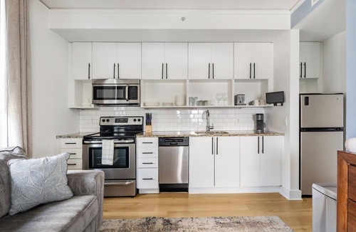 Financial District Apartment | Landing | Incredible 2BD, Gym, Pool