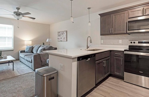 Lyman Apartment | Landing | Modern 1BD, Gym, Clubhouse
