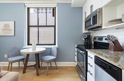 Financial District Apartment | Landing | Spectacular 1BD, Gym, Game Room