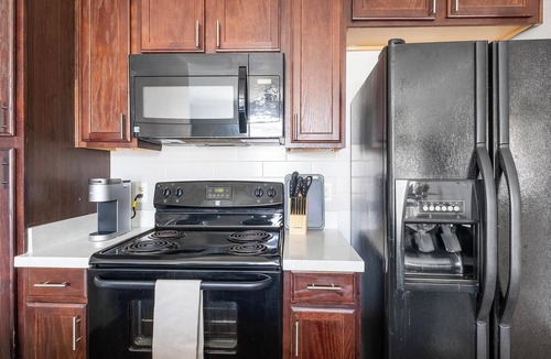 Atascocita Apartment | Landing | Stunning 1BD, Game Room, Clubhouse