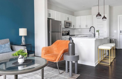 Mableton Apartment | Landing | Stunning 1BD, Pool, Gym