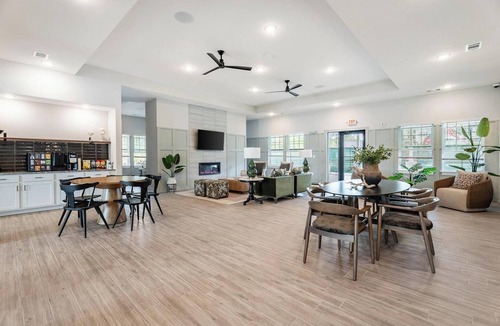 Beaufort Apartment | Landing | Stylish 1BD, Gym