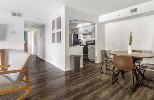 Fruitville Apartment | Landing | Stylish 2BD, Clubhouse, Gym